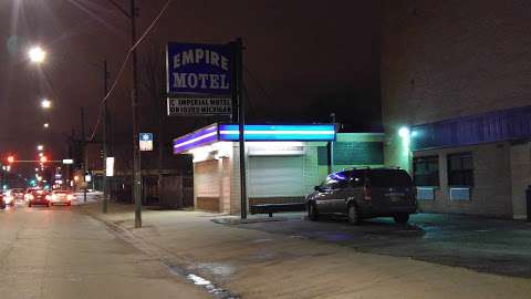 Empire Motel and Suites